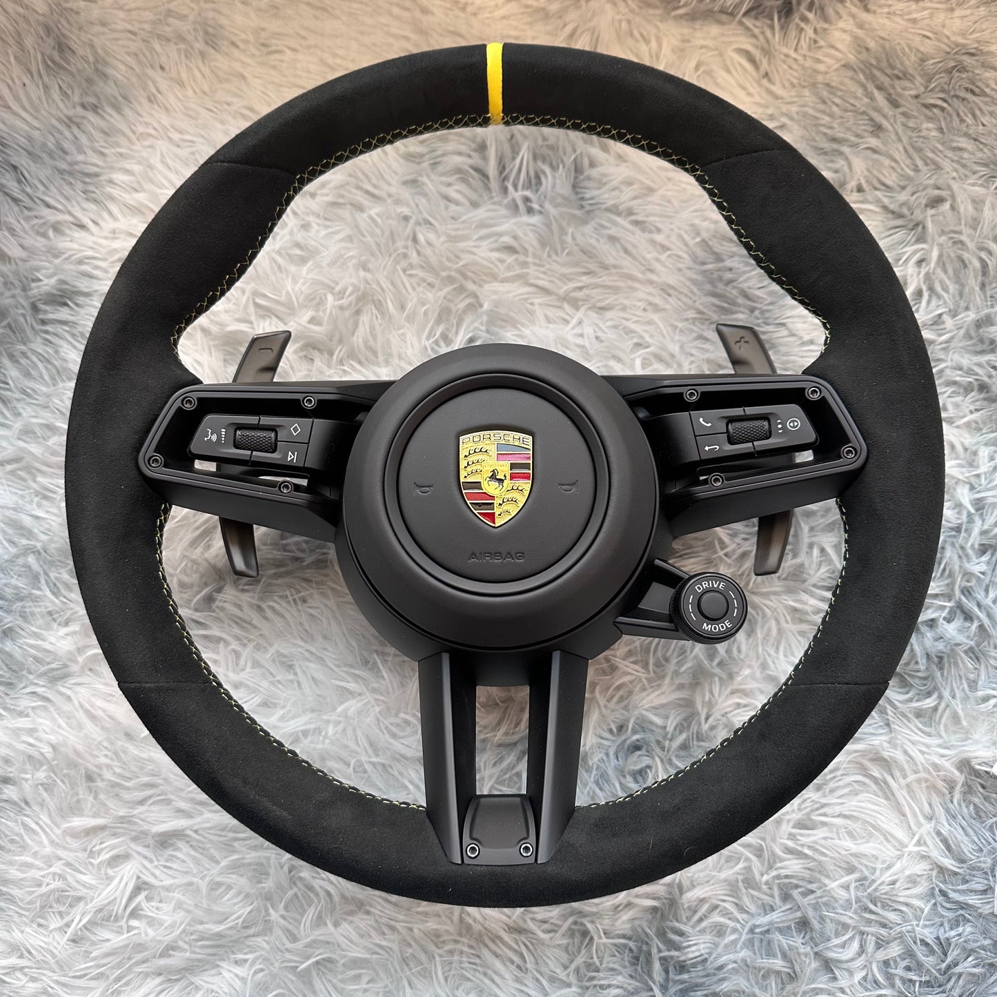 The Auto steering wheel is suitable for Porsche Panamera 718Cayman Tayneen Macan Cayenne Tayman Boxster 911 992 991 981 Tayca GT