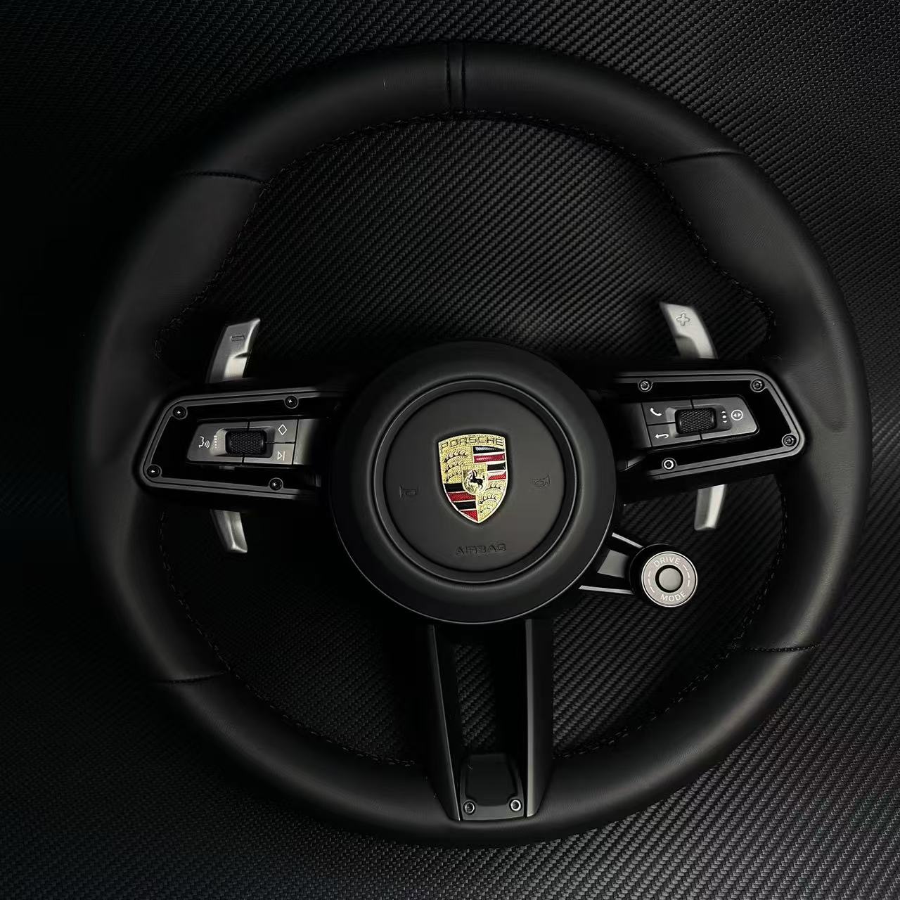 The Auto steering wheel is suitable for Porsche Panamera 718Cayman Tayneen Macan Cayenne Tayman Boxster 911 992 991 981 Tayca GT